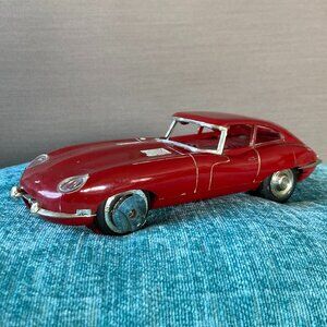 Vintage Jaguar Novelty AM Transitor Radio Toy from Dealership 1960s